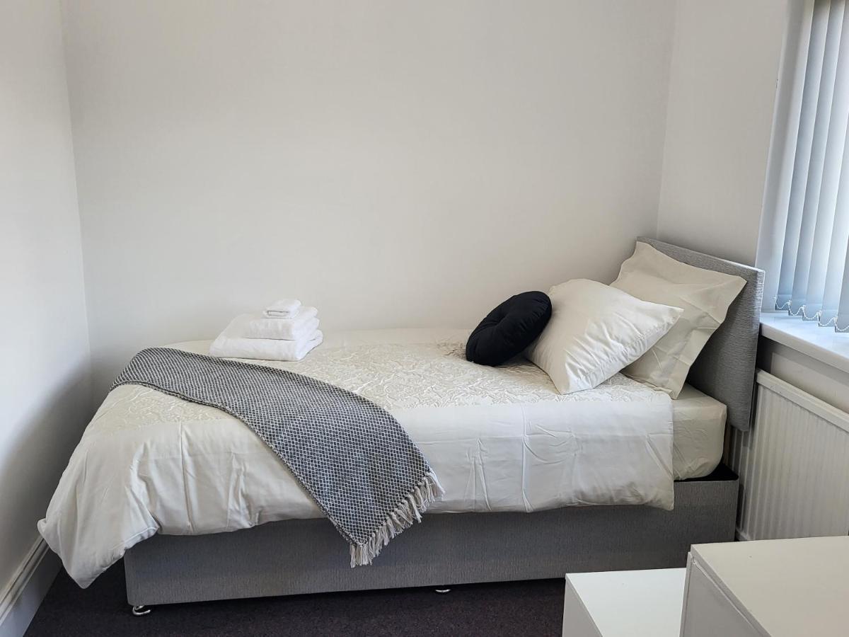 Spacious & Cosy Holiday Home In Μάντσεστερ Εξωτερικό φωτογραφία